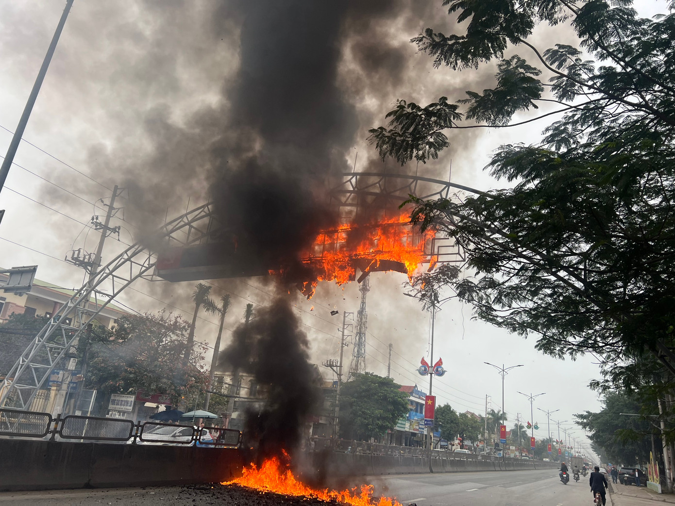Hiện trường xảy ra vụ cháy bảng điện tử led.