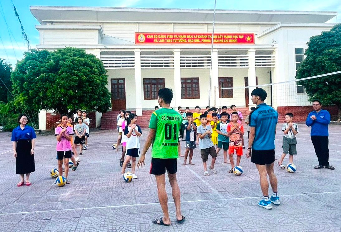 Tại xã Minh Thành, Quang Thành, Phúc Thành (huyện Yên Thành, Nghệ An), các đoàn viên thanh niên đã triển khai tổng cộng 11 khu vui chơi thiếu nhi với tổng giá trị gần 230 triệu đồng.