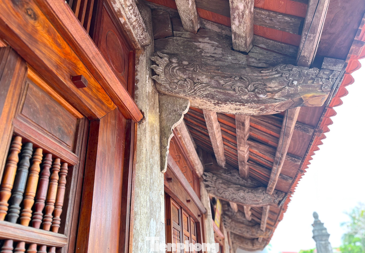 Các di tích lịch sử ở xã Quỳnh Đôi đều mang nét cổ kính, có kiến trúc độc đáo. Trải qua hàng trăm năm, các di tích vẫn còn nguyên giá trị.