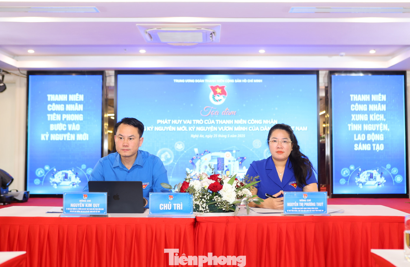 Anh Nguyễn Kim Quy - Trưởng Ban Mặt trận Thanh niên T.Ư Đoàn, Phó Chủ tịch Thường trực T.Ư Hội LHTN Việt Nam và chị Nguyễn Thị Phương Thúy - Bí thư Tỉnh Đoàn Nghệ An chủ trì tọa đàm.