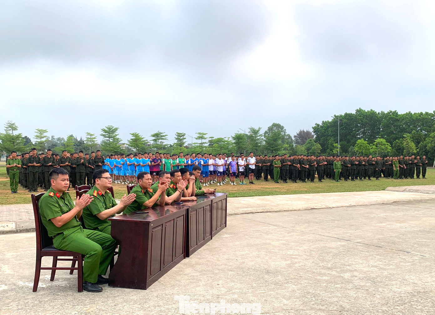 Thông qua hội thao để kịp thời cổ vũ, động viên đoàn viên, thanh niên thi đua xung kích, sáng tạo, tình nguyện, lập công trong công tác, trong chiến đấu, lao động, học tập và huấn luyện. Thông qua hội thao để kịp thời cổ vũ, động viên đoàn viên, thanh niên thi đua xung kích, sáng tạo, tình nguyện, lập công trong công tác, trong chiến đấu, lao động, học tập và huấn luyện.