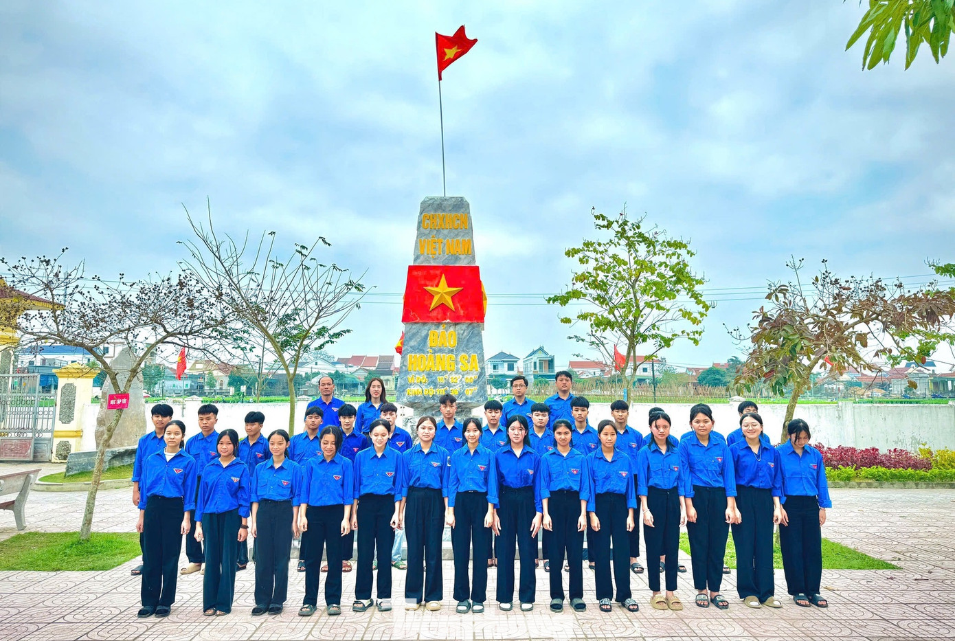 Buổi lễ không chỉ là dịp để mỗi đoàn viên thanh niên hiểu rõ hơn về lịch sử, chủ quyền biển đảo mà còn khơi dậy tinh thần trách nhiệm, nâng cao nhận thức về nhiệm vụ bảo vệ Tổ quốc trong thời kỳ mới.