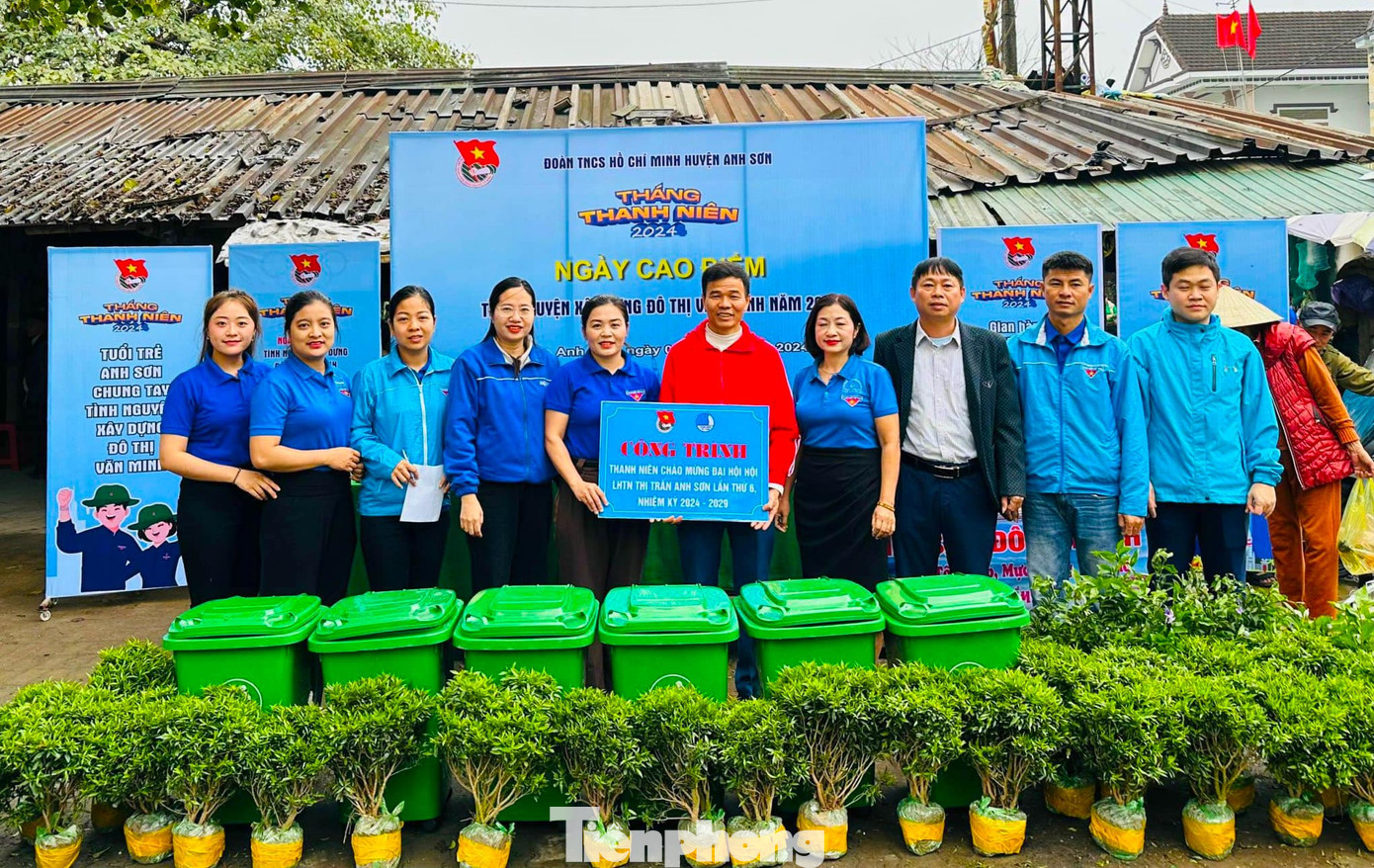 Thực hiện nhiều mô hình đổi phế liệu lấy cây xanh, tuyên truyền giảm thiểu sử dụng túi nilon tại các chợ dân sinh.