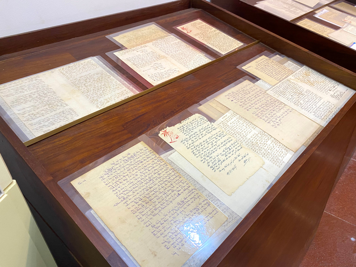 Những hiện vật vô giá lưu giữ trong bảo tàng đã tái hiện lại cuộc chiến ác liệt, tinh thần quả cảm của thế hệ thanh niên xung phong. Những hiện vật vô giá lưu giữ trong bảo tàng đã tái hiện lại cuộc chiến ác liệt, tinh thần quả cảm của thế hệ thanh niên xung phong.