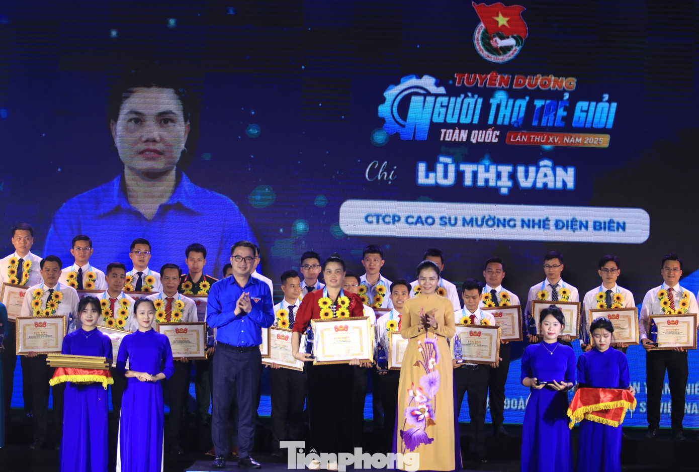 Tuyên dương 51 "Người thợ trẻ giỏi" toàn quốc lần thứ XV. Tuyên dương 51 "Người thợ trẻ giỏi" toàn quốc lần thứ XV.