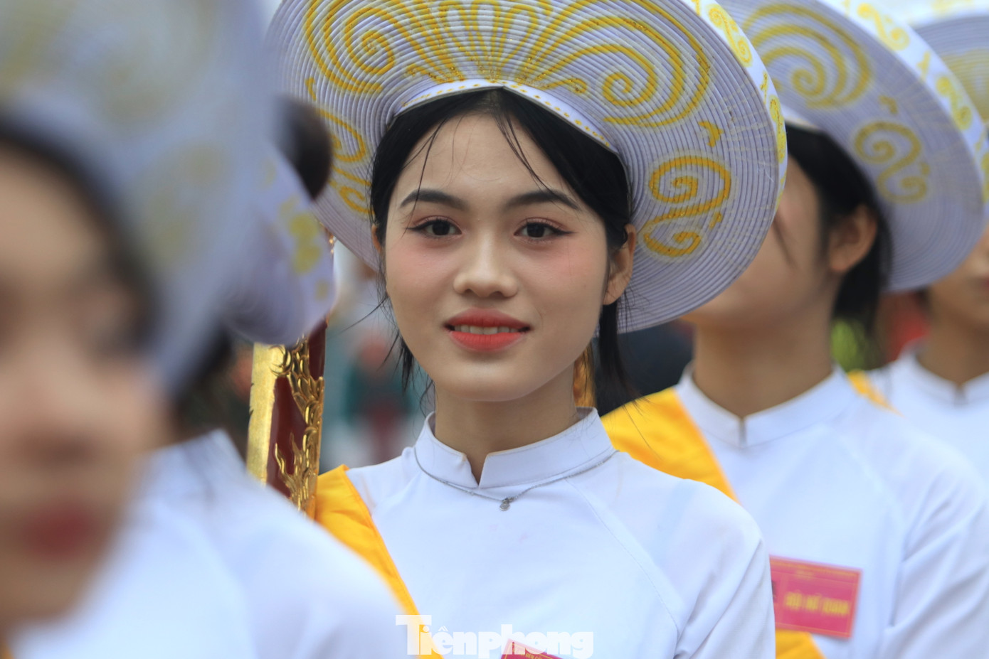 23 cô gái trong Đội Nữ quan có chiều cao đồng đều, vẻ ngoài xinh xắn, phẩm chất đạo đức tốt.