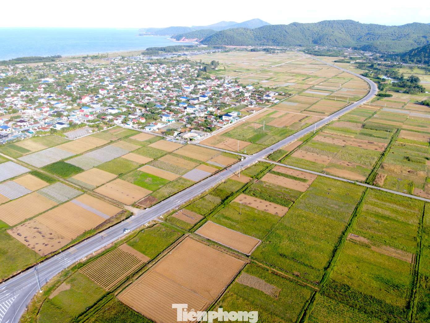 Theo báo cáo từ Sở GTVT Nghệ An, nguồn vốn đã bố trí cho dự án là 3.625 tỉ đồng, riêng trong năm 2024 là 798,6 tỉ đồng. Đến nay đã giải ngân 3.438 tỉ đồng, đạt 94,86%. Trong đó, năm 2024 giải ngân 612 tỉ đồng, đạt 76,65%. Tổng giá trị thực hiện dự án được 2.458 tỉ đồng/2.791 tỉ đồng, đạt 88%. Theo báo cáo từ Sở GTVT Nghệ An, nguồn vốn đã bố trí cho dự án là 3.625 tỉ đồng, riêng trong năm 2024 là 798,6 tỉ đồng. Đến nay đã giải ngân 3.438 tỉ đồng, đạt 94,86%. Trong đó, năm 2024 giải ngân 612 tỉ đồng, đạt 76,65%. Tổng giá trị thực hiện dự án được 2.458 tỉ đồng/2.791 tỉ đồng, đạt 88%.