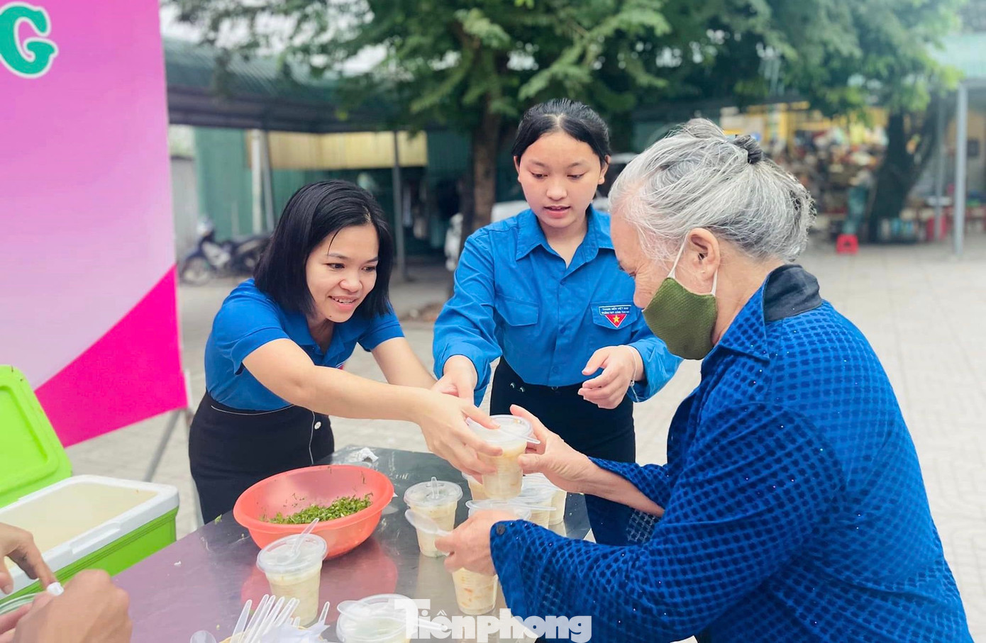 Các hoạt động an sinh xã hội, vì cuộc sống cộng đồng: Phối hợp với Hội chữ thập đỏ, Bệnh viện đa khoa huyện tổ chức chương trình bát cháo tình thương tại bệnh viện đa khoa huyện vào sáng thứ 7 hàng tuần; Trao tặng 6 chiếc xe đạp cho 6 em học sinh được đảm nhận chương trình “Em nuôi của đoàn” với tổng kinh phí 7,8 triệu đồng; Tặng 10 suất quà cho các em học sinh có hoàn cảnh khó khăn với tổng giá trị 5 triệu đồng; Tặng quà cho gia đình cựu TNXP tại gia đình ông Nguyễn Đình Đào, thôn Thuỷ Hoà, xã Thanh Thuỷ với tổng giá trị 1 triệu đồng…