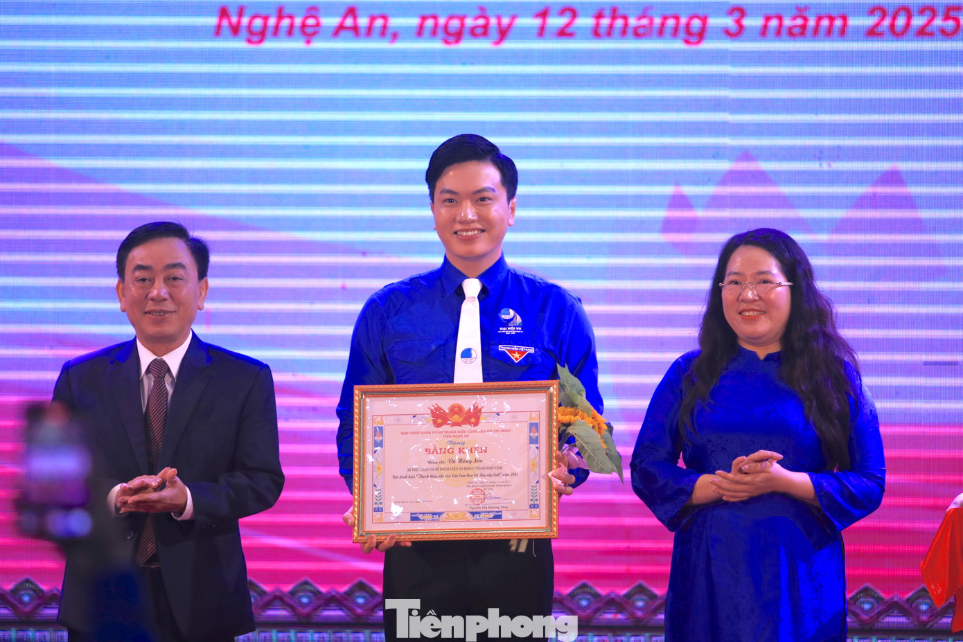 Các cá nhân được tuyên dương thanh thiếu nhi tiêu biểu làm theo lời Bác. Các cá nhân được tuyên dương thanh thiếu nhi tiêu biểu làm theo lời Bác.