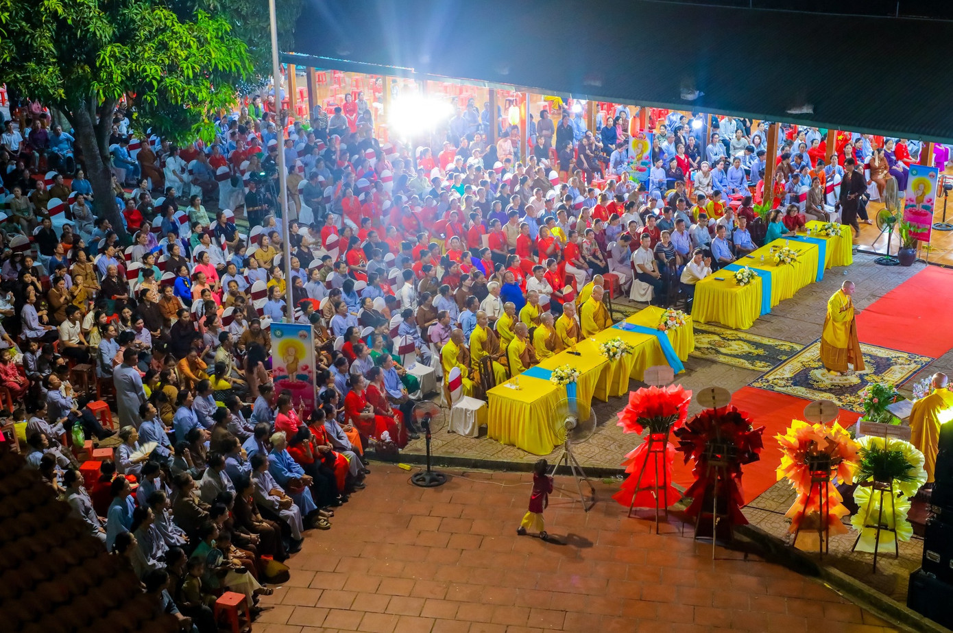 Đến tham dự Đại lễ Phật đản tại chùa Phúc Lạc, mọi người được ôn lại những dấu mốc quan trọng trong cuộc đời của Đức Thế Tôn. Đồng thời biết được quá trình phát triển của chùa Phúc Lạc với những cống hiến thầm lặng không ngừng nghỉ của các chư tăng.