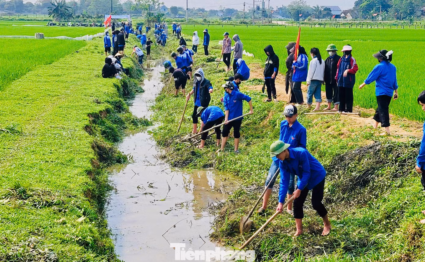 Xây dựng các tuyến đường với các tiêu chí “Sáng - Xanh - Sạch - Đẹp”, các công trình bích họa; bàn giao công trình sân chơi thiếu nhi; thành lập và duy trì các đội hình “Bình dân học vụ số”, các đội hình tình nguyện thực hiện chuyển giao khoa học, kỹ thuật nông nghiệp mới.