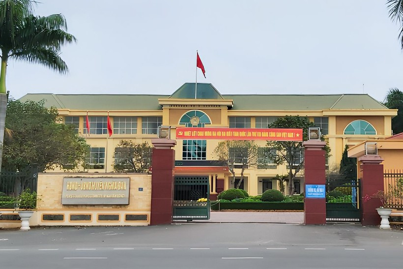 Trước đó vào tháng 1/2023, cơ quan công an đã khởi tố, bắt tạm giam Giám đốc, Phó Giám đốc Ban Quản lý dự án đầu tư xây dựng huyện Nghĩa Đàn về hành vi "nhận hối lộ". Trước đó vào tháng 1/2023, cơ quan công an đã khởi tố, bắt tạm giam Giám đốc, Phó Giám đốc Ban Quản lý dự án đầu tư xây dựng huyện Nghĩa Đàn về hành vi "nhận hối lộ".