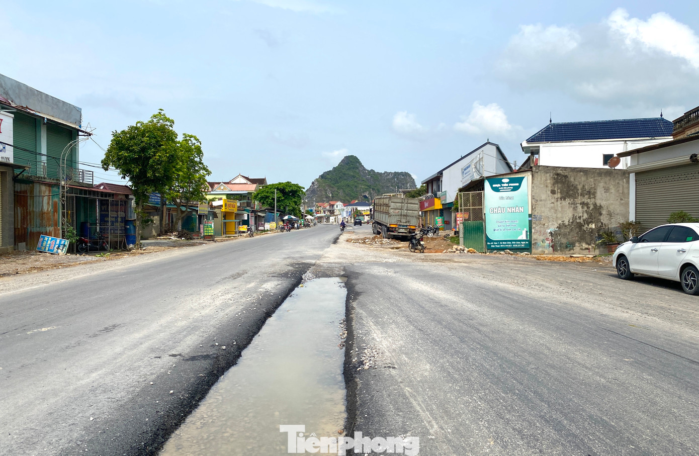 Hiện tại, mặt bằng dự án đã được các địa phương bàn giao đạt 98%) tính cả trái và phải tuyến.