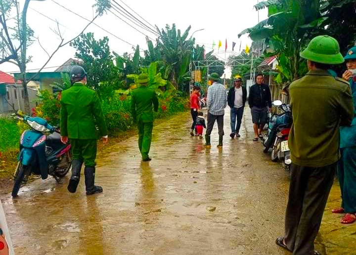 Hai ngày qua, hơn 200 người gồm nhiều lực lượng chức năng, công an, chính quyền địa phương và người dân triển khai việc tìm kiếm cháu Phúc A. nhưng vẫn không có kết quả.