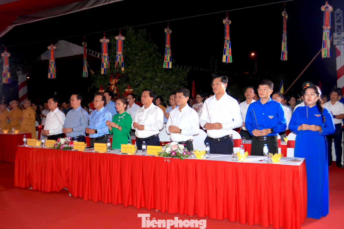 Tham dự buổi lễ có ông Thái Thanh Quý - Ủy viên Ban Chấp hành T.Ư Đảng, Bí thư Tỉnh ủy Nghệ An; ông Nguyễn Đức Trung - Chủ tịch UBND tỉnh cùng đại diện các cơ quan ban ngành tỉnh, lãnh đạo các địa phương, Ban Thường vụ Tỉnh Đoàn Nghệ An và hàng trăm người dân, đoàn viên thanh niên trên địa bàn.