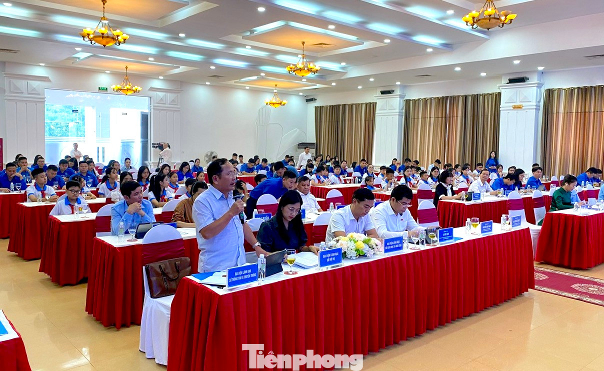 Các câu hỏi của thanh thiếu nhi đã được đại diện các Sở, Ban, Ngành trả lời với nhiều giải pháp thiết thực được đưa ra.