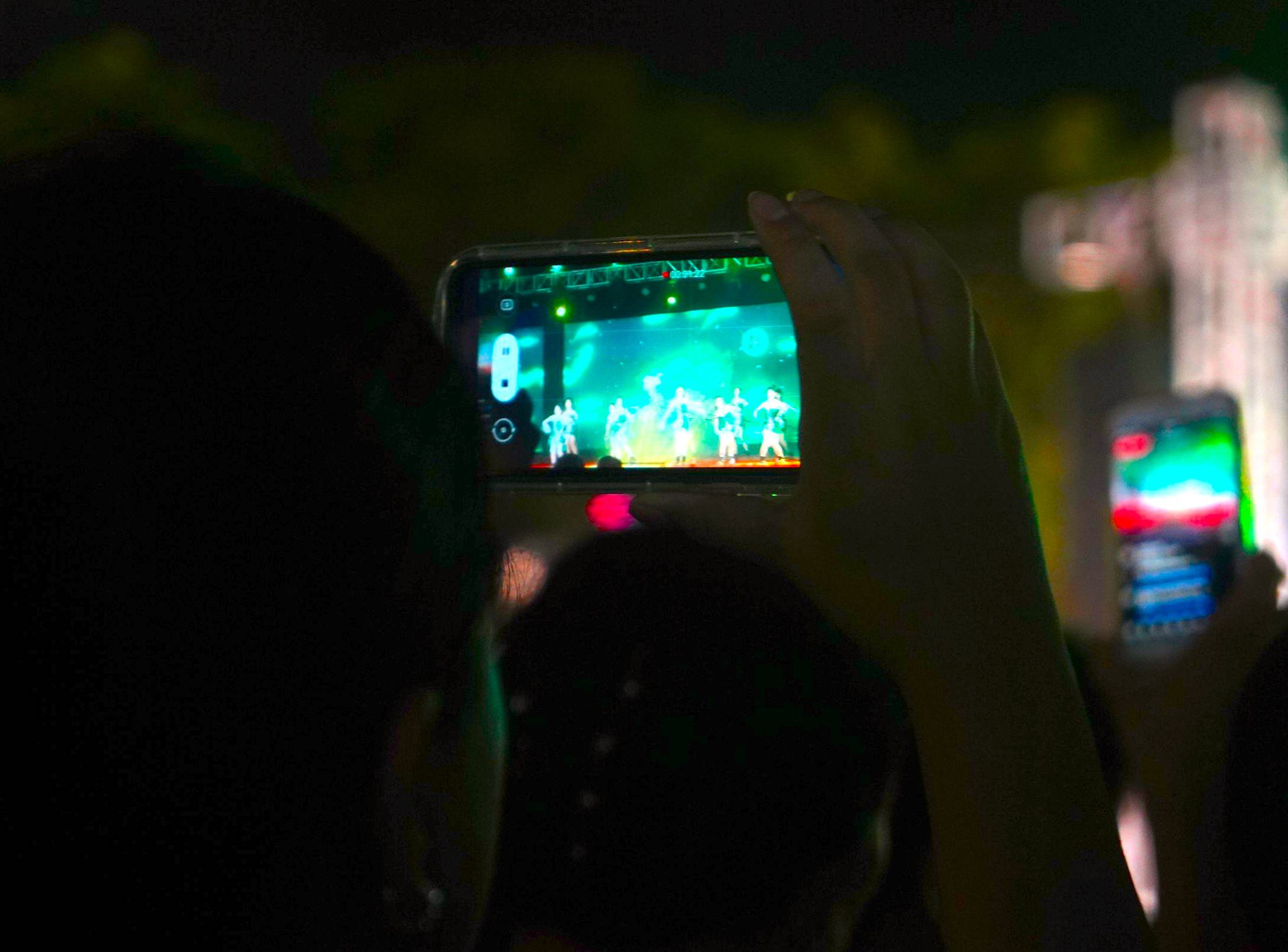 Trong Phố đêm Cửa Lò sẽ tổ chức nhiều hoạt động hấp dẫn như: Lễ hội Âm nhạc đường phố với sự biểu diễn của các nhóm nhạc, nhóm nhảy hiện đại, với nhiều loại hình nghệ thuật trên không gian đường phố và các tụ điểm sân khấu phục vụ nhân dân và du khách. Trong Phố đêm Cửa Lò sẽ tổ chức nhiều hoạt động hấp dẫn như: Lễ hội Âm nhạc đường phố với sự biểu diễn của các nhóm nhạc, nhóm nhảy hiện đại, với nhiều loại hình nghệ thuật trên không gian đường phố và các tụ điểm sân khấu phục vụ nhân dân và du khách.