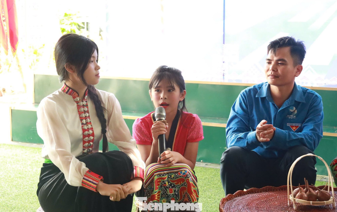 Tham gia diễn đàn, các em thiếu nhi có dịp được tìm hiểu thêm về làn điệu dân ca phổ biến của đồng bào dân tộc Thái “Lăm Nhuôn”.