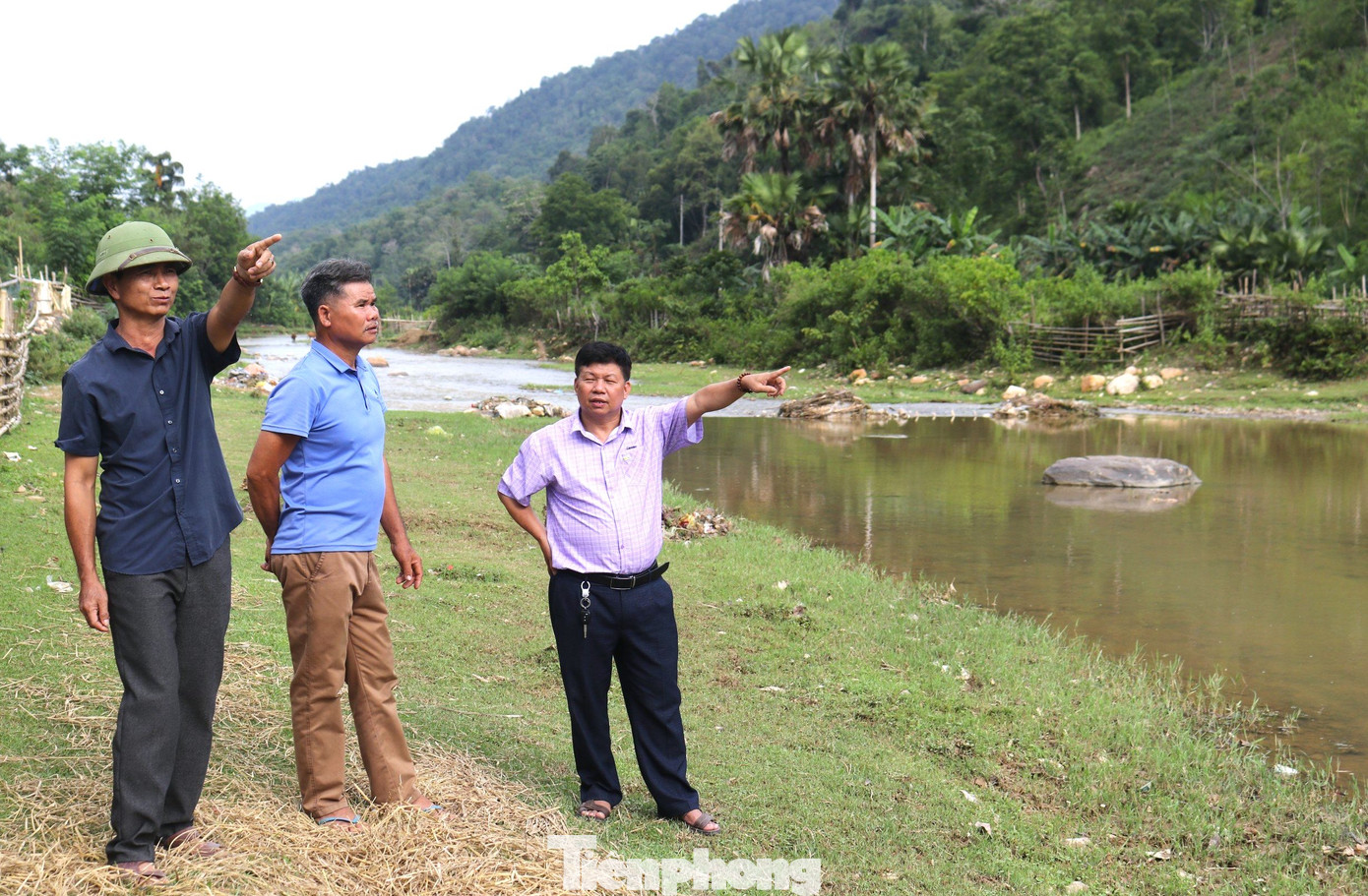 Người dân xã Yên Na (huyện Tương Dương, Nghệ An) vẫn còn lo sợ khi nhớ lại về những hệ lụy mà tình trạng khai thác vàng trái phép xảy ra trên địa bàn. Người dân xã Yên Na (huyện Tương Dương, Nghệ An) vẫn còn lo sợ khi nhớ lại về những hệ lụy mà tình trạng khai thác vàng trái phép xảy ra trên địa bàn.