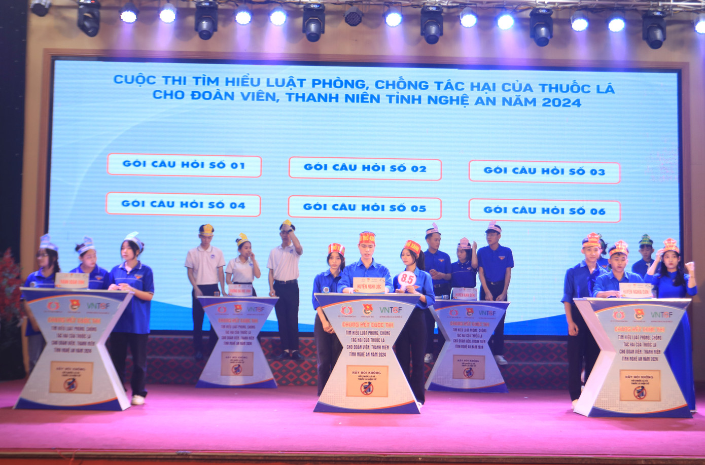 Trải qua các vòng thi cấp huyện, cụm huyện, Ban tổ chức đã chọn ra 10 đội thi tham gia Vòng chung kết. Qua vòng sơ loại, 6 đội thi xuất sắc đã được chọn để tiếp tục bước vào tranh tài phần thi chung kết. Tại vòng thi này, các đội thi trải qua 3 phần gồm phần chào hỏi, phần thi trắc nghiệm và phần thi tiểu phẩm. Trải qua các vòng thi cấp huyện, cụm huyện, Ban tổ chức đã chọn ra 10 đội thi tham gia Vòng chung kết. Qua vòng sơ loại, 6 đội thi xuất sắc đã được chọn để tiếp tục bước vào tranh tài phần thi chung kết. Tại vòng thi này, các đội thi trải qua 3 phần gồm phần chào hỏi, phần thi trắc nghiệm và phần thi tiểu phẩm.