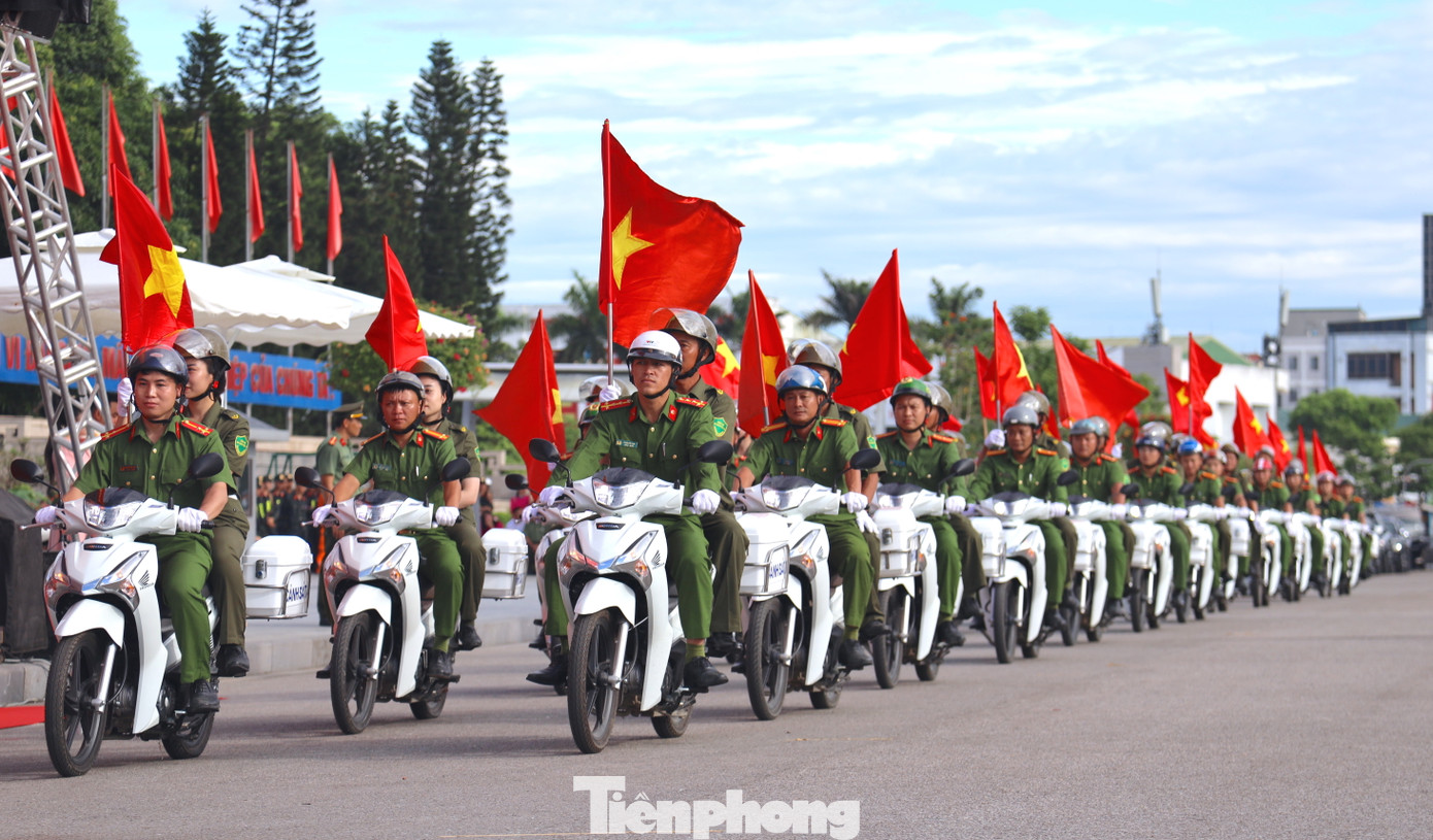 Các khối tham gia diễu hành trong buổi lễ ra mắt. Các khối tham gia diễu hành trong buổi lễ ra mắt.