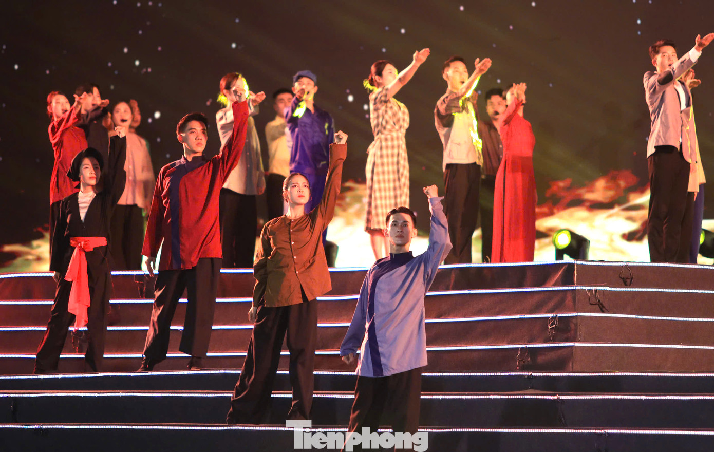 Các tiết mục trong chương trình nghệ thuật đặc biệt Hồ Chí Minh - Người là niềm tin tất thắng đã để lại nhiều ấn tượng sâu sắc.