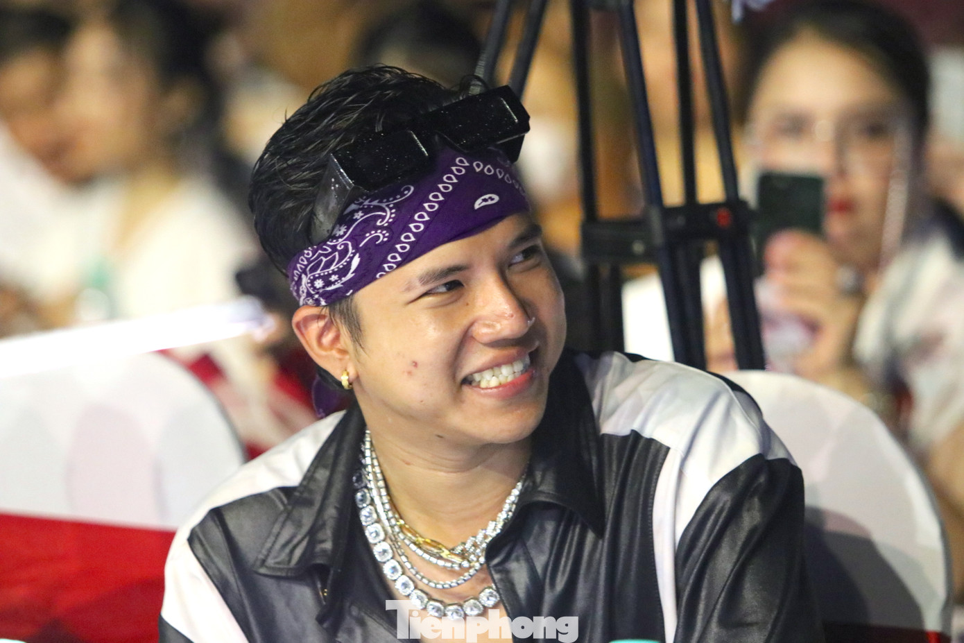 Sự có mặt của người mẫu Vũ Thúy Quỳnh cùng ca sĩ Trịnh Văn Núi và những diễn viên nổi tiếng đã khiến không khí đêm chung kết cuộc thi “Thanh niên Thanh lịch thành phố Vinh - Miss Vinh 2023” sôi động, hấp dẫn.