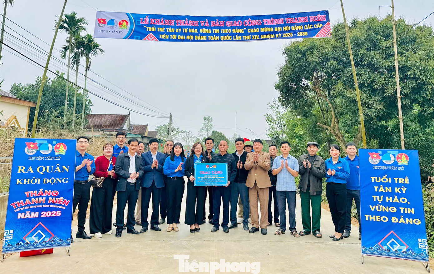 Ban Thường vụ Huyện Đoàn Tân Kỳ tổ chức Lễ ra quân Tháng Thanh niên 2025 và khánh thành, bàn giao công trình thanh niên với trị giá 40 triệu đồng; Tổ chức chương trình khám, tư vấn và phát thuốc miễn phí cho 100 người dân, thiếu nhi có hoàn cảnh khó khăn trên địa bàn xã Hương Sơn; Trao tặng sữa dinh dưỡng và quà cho trẻ em khó khăn. Ban Thường vụ Huyện Đoàn Tân Kỳ tổ chức Lễ ra quân Tháng Thanh niên 2025 và khánh thành, bàn giao công trình thanh niên với trị giá 40 triệu đồng; Tổ chức chương trình khám, tư vấn và phát thuốc miễn phí cho 100 người dân, thiếu nhi có hoàn cảnh khó khăn trên địa bàn xã Hương Sơn; Trao tặng sữa dinh dưỡng và quà cho trẻ em khó khăn.