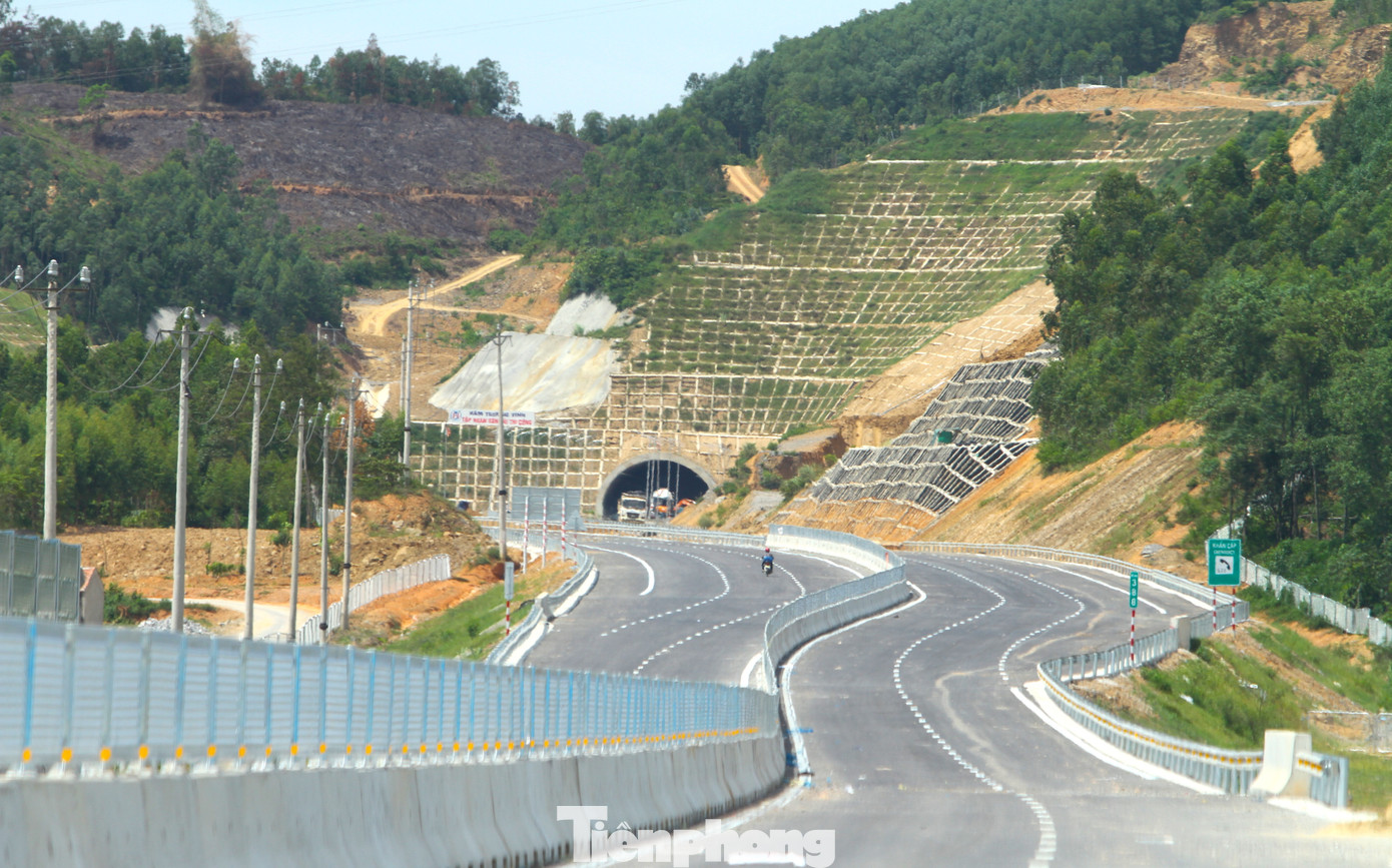 Ở giai đoạn 1, tuyến cao tốc này có quy mô 4 làn xe, tốc độ 80km/h. Giai đoạn hoàn chỉnh, đường có quy mô 6 làn xe, vận tốc thiết kế 100 - 120km/h.