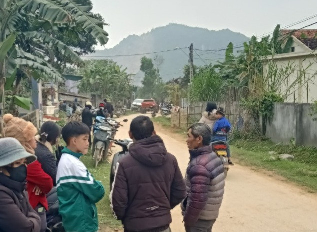 Con đường dẫn vào nhà nạn nhân nơi xảy ra sự việc.