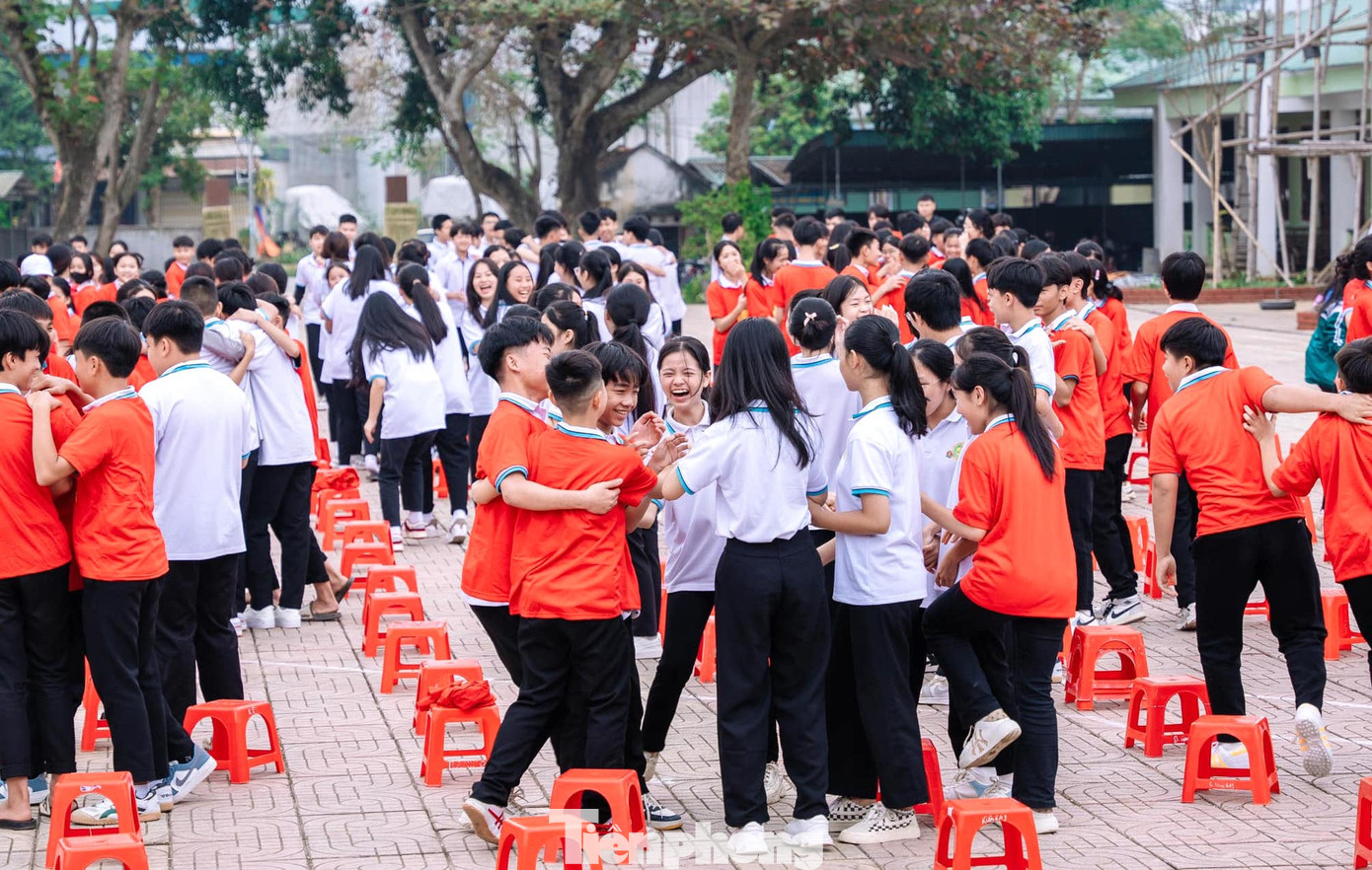 Đây là hoạt động thiết thực, ý nghĩa của tuổi trẻ Con Cuông hưởng ứng cuộc vận động “Tự hào một dải non sông”. Qua đó nhằm tăng cường giáo dục lòng yêu nước, ý thức về chủ quyền quốc gia, dân tộc cho thanh thiếu nhi; giúp đoàn viên, thanh thiếu nhi hiểu về đất nước để yêu hơn mảnh đất thân yêu hình chữ S.