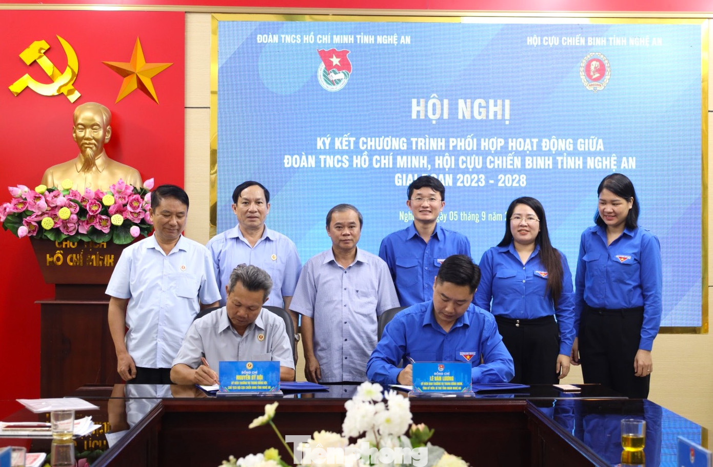 Đại diện Tỉnh Đoàn Nghệ An và Hội Cựu Chiến binh tỉnh Nghệ An ký kết Chương trình phối hợp hoạt động giai đoạn 2023 - 2028.