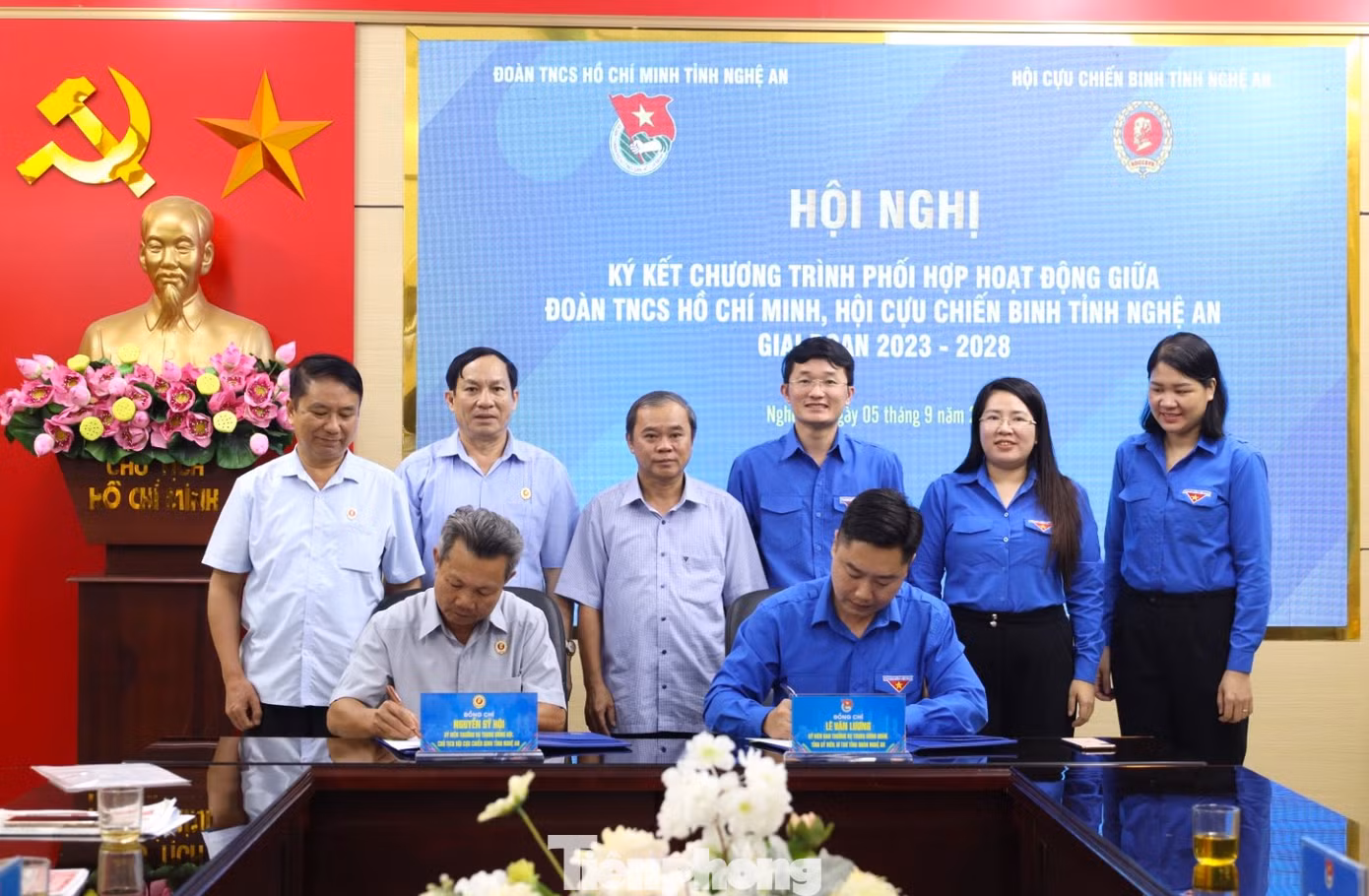 Đại diện Tỉnh Đoàn Nghệ An và Hội Cựu Chiến binh tỉnh Nghệ An ký kết Chương trình phối hợp hoạt động giai đoạn 2023 - 2028. Đại diện Tỉnh Đoàn Nghệ An và Hội Cựu Chiến binh tỉnh Nghệ An ký kết Chương trình phối hợp hoạt động giai đoạn 2023 - 2028.