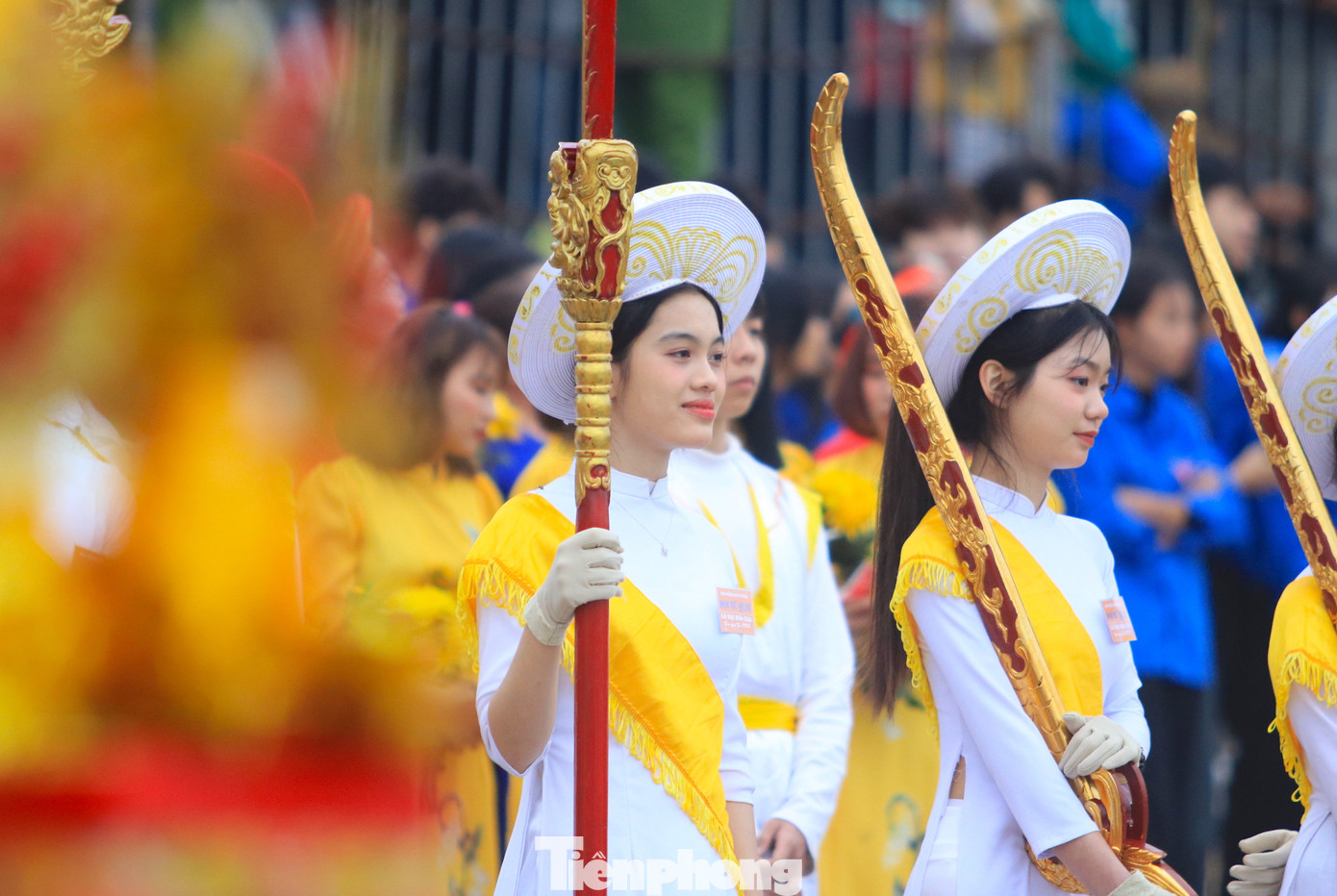 23 cô gái trong Đội Nữ quan có chiều cao đồng đều, vẻ ngoài xinh xắn, phẩm chất trong sáng. 23 cô gái trong Đội Nữ quan có chiều cao đồng đều, vẻ ngoài xinh xắn, phẩm chất trong sáng.