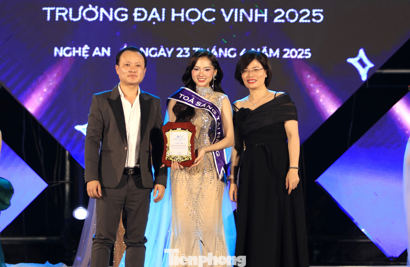 Trải qua các phần thi, ban giám khảo đã trao giải phụ cho các thí sinh gồm các giải: Làn da đẹp nhất; Thí sinh được yêu thích nhất, Gương mặt khả ái và Tỏa sáng tài năng.