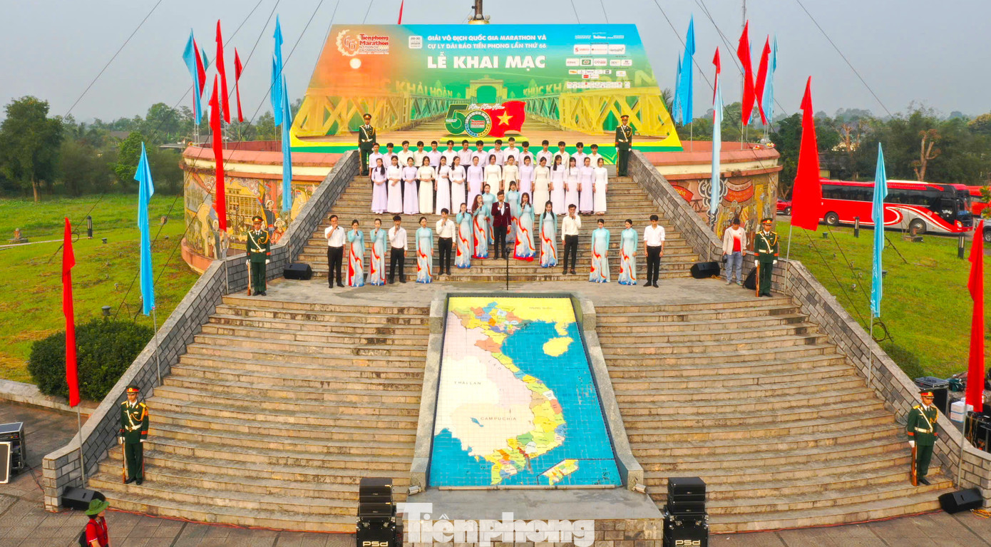 Lễ Thượng cờ sẽ diễn ra vào lúc bình minh, khi những ánh nắng đầu ngày chiếu rọi lên khu di tích lịch sử. Lễ Thượng cờ sẽ diễn ra vào lúc bình minh, khi những ánh nắng đầu ngày chiếu rọi lên khu di tích lịch sử.