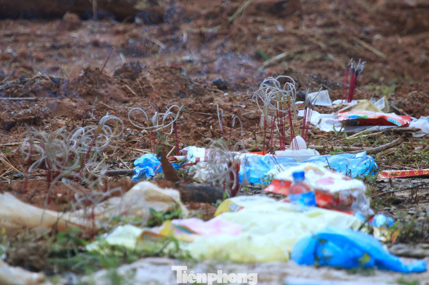 Đến ngày 16/9, cơ quan chức năng đã tìm thấy 30 thi thể trong vụ sạt lở ở suối Khuổi Ngọa và tiếp tục tìm kiếm các nạn nhân mất tích khác.