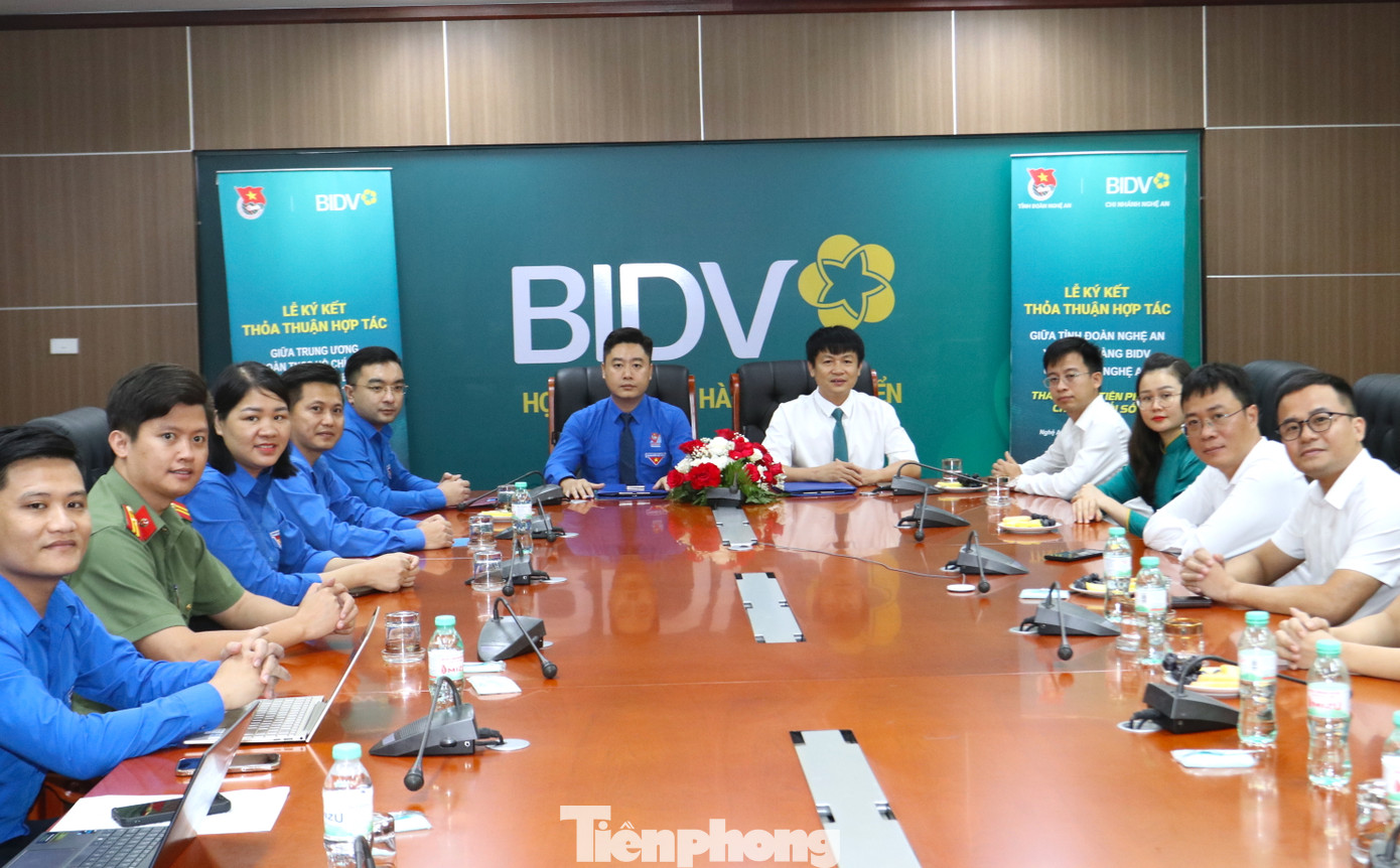 Hai bên thống nhất sẽ thực hiện hỗ trợ thanh niên triển khai các hoạt động chuyển đổi số theo chương trình chuyển đổi số quốc gia, trong đó tập trung lan tỏa tinh thần tiên phong của tuổi trẻ trong việc tham gia chuyển đổi số. Hai bên thống nhất sẽ thực hiện hỗ trợ thanh niên triển khai các hoạt động chuyển đổi số theo chương trình chuyển đổi số quốc gia, trong đó tập trung lan tỏa tinh thần tiên phong của tuổi trẻ trong việc tham gia chuyển đổi số.