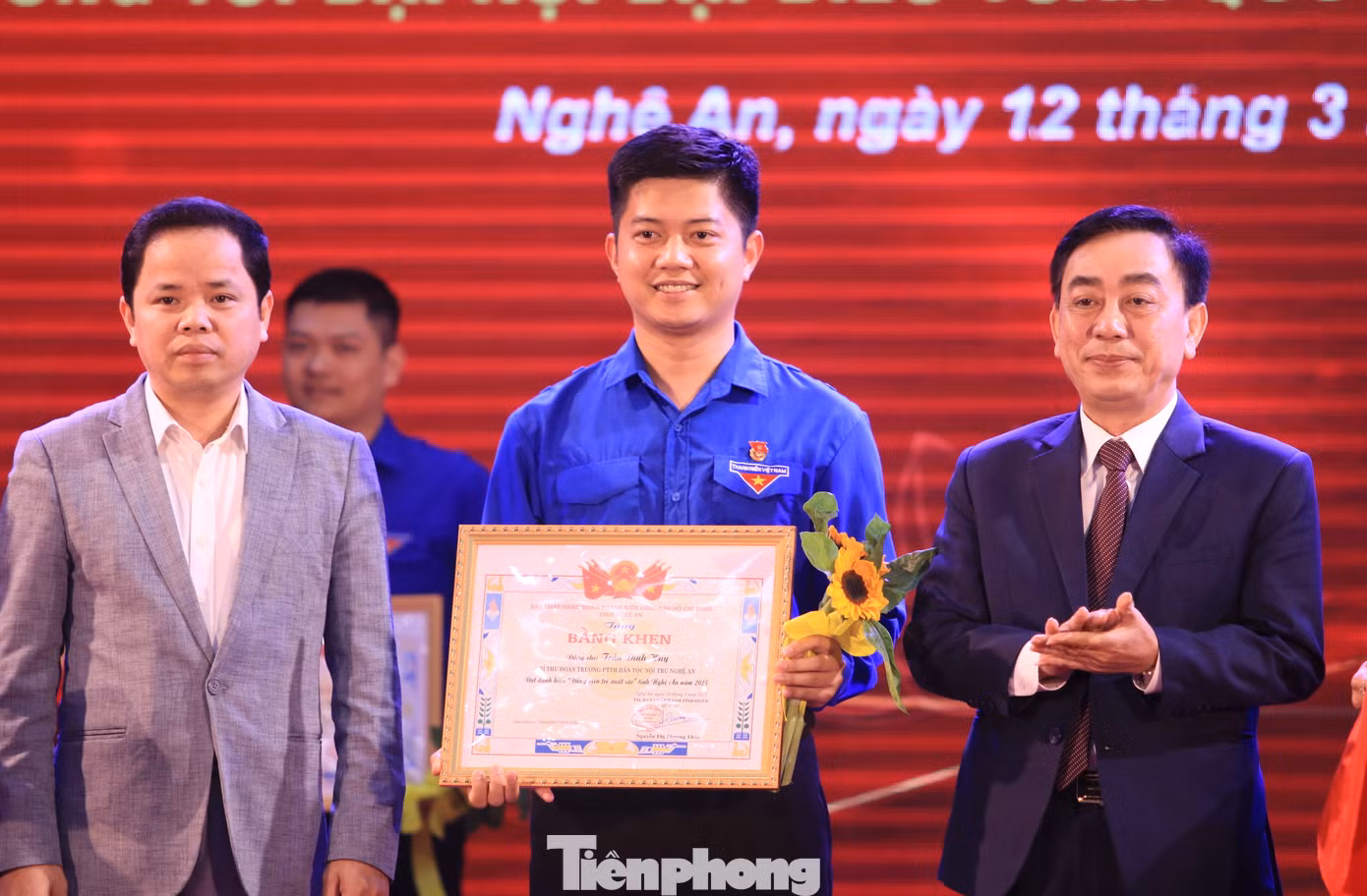 92 cá nhân được tuyên dương đều là những đảng viên trẻ, cán bộ Đoàn, Hội, Đội xuất sắc, thanh niên, chức sắc tôn giáo tiêu biểu.