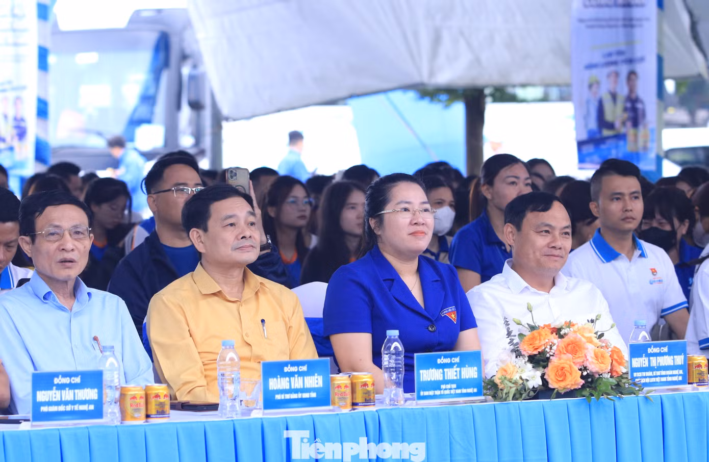 Các đại biểu tham dự ngày hội.