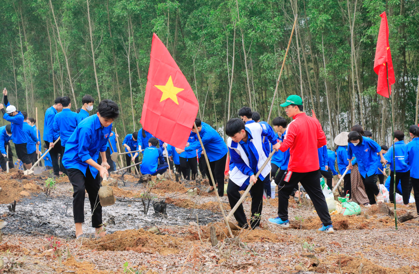 Chương trình được tổ chức nhằm phát huy truyền thống tốt đẹp về “Tết trồng cây đời đời nhớ ơn Bác Hồ” trong dịp chào Xuân năm mới. Đồng thời tuyên truyền, nâng cao nhận thức cho học sinh, đoàn viên thanh niên về ý nghĩa trồng cây, trồng rừng và bảo vệ rừng; cải tạo môi trường, xây dựng cảnh quan xanh - sạch - đẹp, bền vững; Tăng cường công tác quản lý, bảo vệ, phát triển rừng ngay từ những ngày đầu năm. Chương trình được tổ chức nhằm phát huy truyền thống tốt đẹp về “Tết trồng cây đời đời nhớ ơn Bác Hồ” trong dịp chào Xuân năm mới. Đồng thời tuyên truyền, nâng cao nhận thức cho học sinh, đoàn viên thanh niên về ý nghĩa trồng cây, trồng rừng và bảo vệ rừng; cải tạo môi trường, xây dựng cảnh quan xanh - sạch - đẹp, bền vững; Tăng cường công tác quản lý, bảo vệ, phát triển rừng ngay từ những ngày đầu năm.