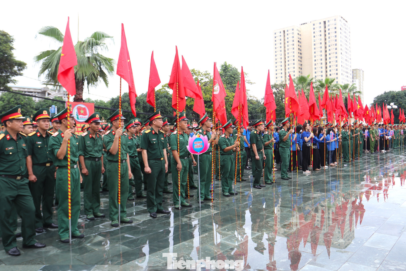 Đoàn viên thanh niên các đơn vị tham dự ngày hội. Đoàn viên thanh niên các đơn vị tham dự ngày hội.