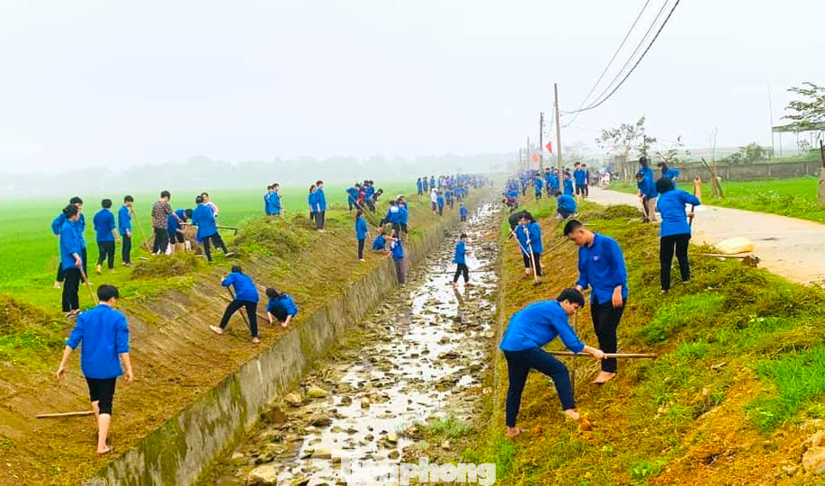 Với chủ đề: “Thanh niên xung kích tình nguyện vì cuộc sống cộng đồng”, Tháng Thanh niên năm 2024 tỉnh Nghệ An được bắt đầu được triển khai từ ngày 24/2 đến ngày 31/3. Nêu cao tinh thần xung kích, tình nguyện, sáng tạo của tuổi trẻ, các cấp bộ Đoàn toàn tỉnh đã thực hiện nhiều hoạt động thiết thực, nhiều công trình phần việc ý nghĩa với những con số ấn tượng.