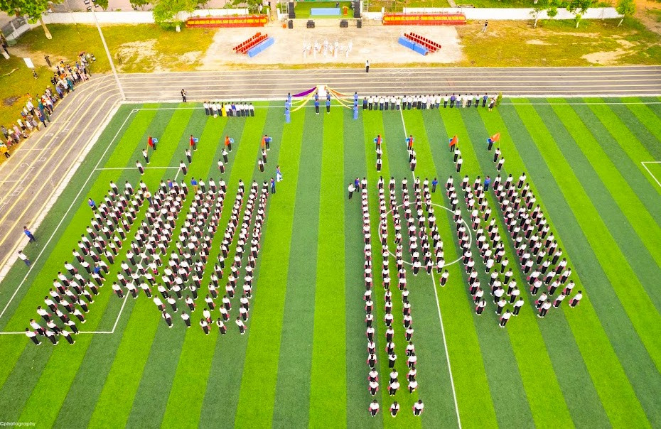 Những ngày qua, các cấp bộ Đoàn, Đội trên địa bàn tỉnh Nghệ An đã đồng loạt tổ chức “Ngày hội thiếu nhi” với sự tham gia của đông đảo thiếu nhi trên địa bàn với nhiều hình thức đa dạng, phong phú như: Hội trại, Hội thi Nghi thức Đội và Hội diễn văn nghệ, sinh hoạt truyền thống....