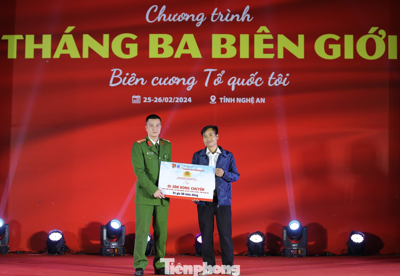 Tổng giá trị các phần quà, công trình, phần việc trong chương trình lên đến 1,4 tỷ đồng.