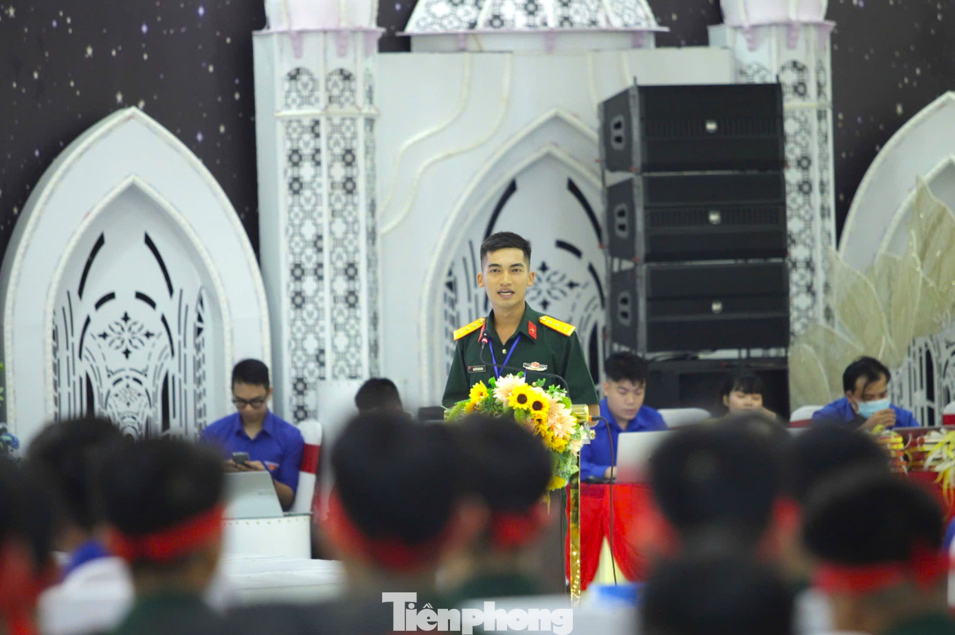 Các thí sinh thể hiện phần thi của mình tại hội thi.