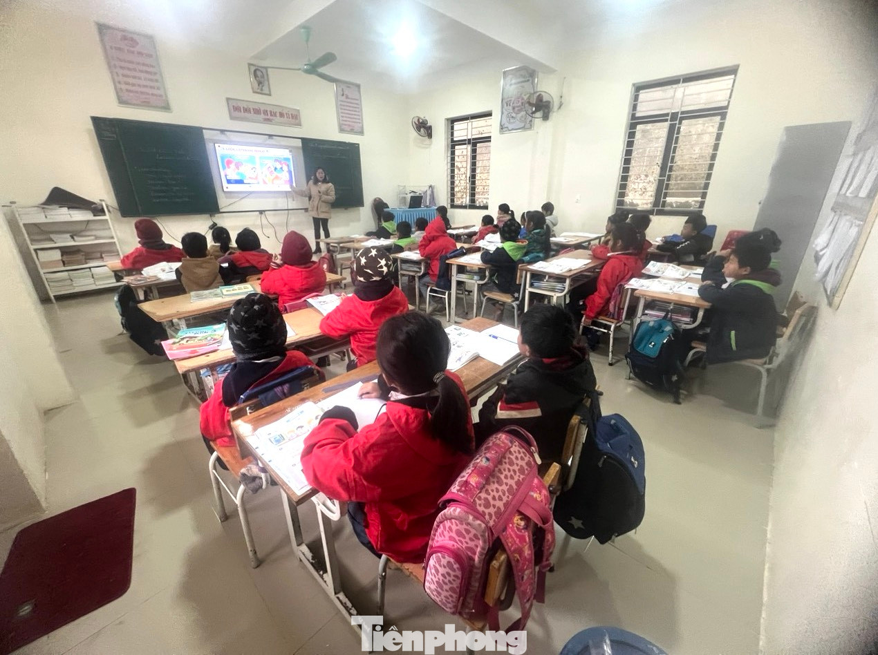 Hiện công tác giảng dạy tại Trường Phổ thông Dân tộc bán trú Tiểu học Nậm Cắn 1 vẫn diễn ra bình thường. Hiện công tác giảng dạy tại Trường Phổ thông Dân tộc bán trú Tiểu học Nậm Cắn 1 vẫn diễn ra bình thường.