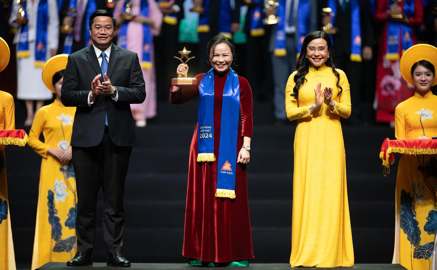 Năm 2024, Nhật Hoàng vinh dự khi được trao Giải thưởng Sao Vàng Đất Việt 2024.