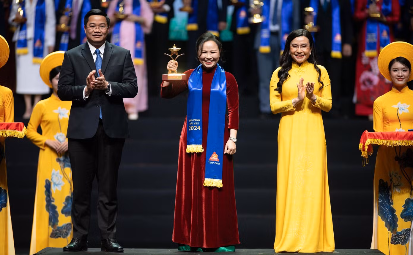 Năm 2024, Nhật Hoàng vinh dự khi được trao Giải thưởng Sao Vàng Đất Việt 2024.