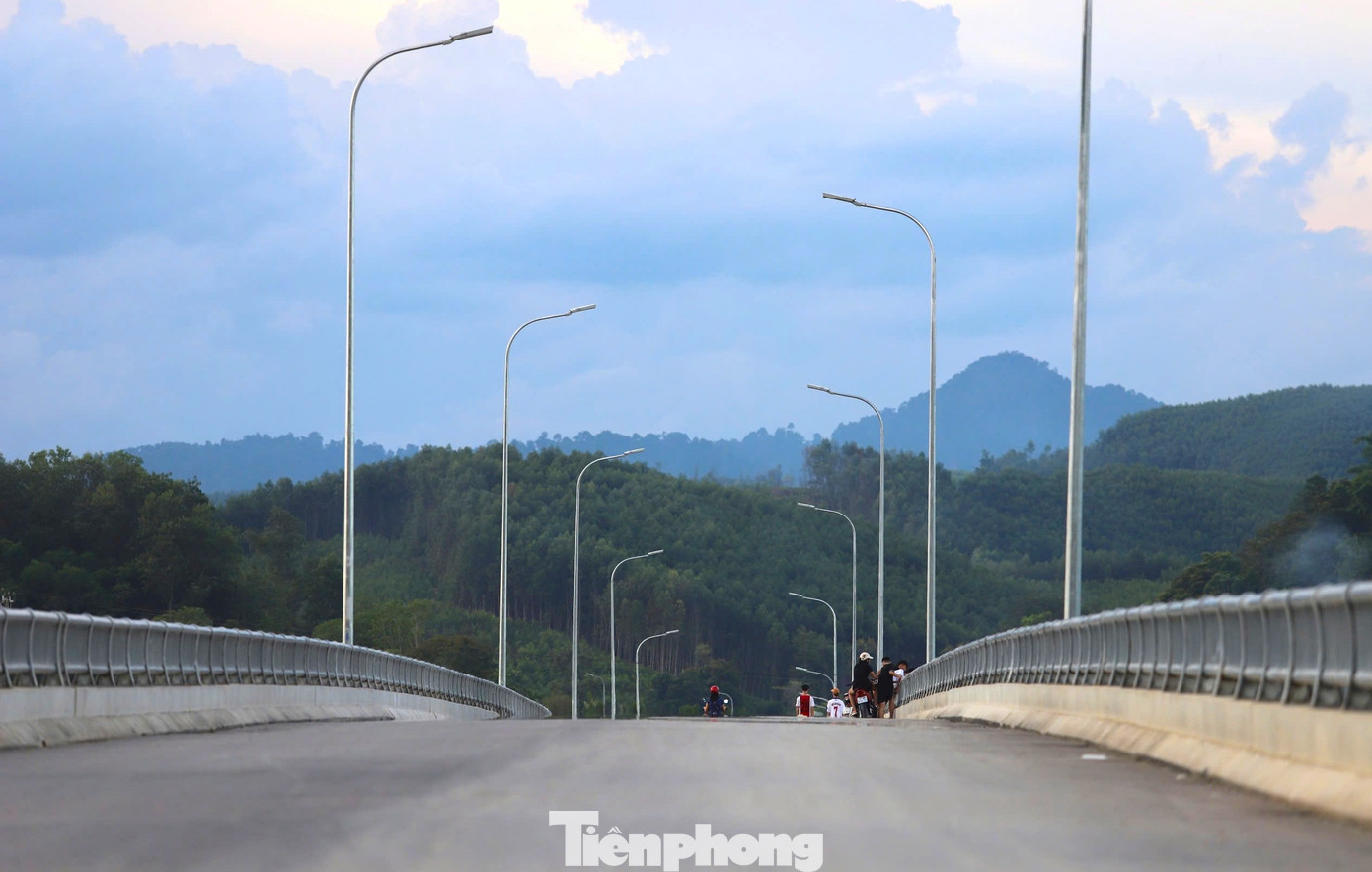 Dự kiến, việc giải phóng mặt bằng để thi công đường dẫn cầu Thanh Nam sẽ hoàn thành trong tháng 8/2024.